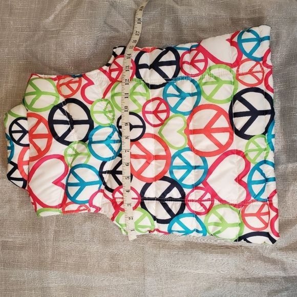 Old Navy White Peace Signs & Hearts Puffer Vest, Blue Pink, Girls Size 8 Medium - Picture 4 of 8